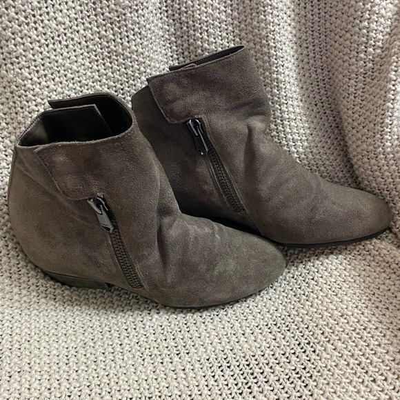 Naya Booties, Size 8.5 - Picture 3 of 7